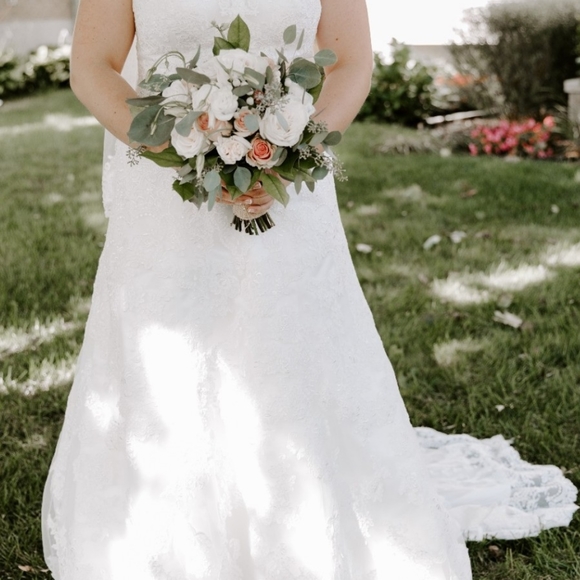 Allure Romance wedding dress - Picture 4 of 7